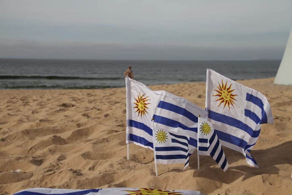 6. trabajar en Uruguay siendo extranjero